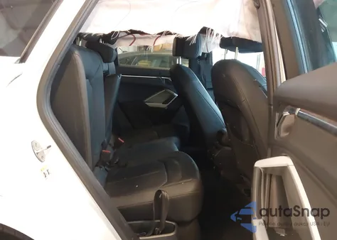 2021 Audi Q3 Premium 40 Tfsi Quattro Tiptronic z USA, uszkodzony, nr VIN WA1AUCF36M1093189